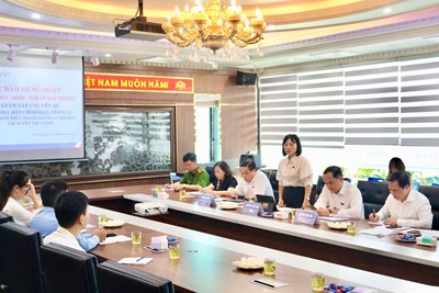 Đoàn đại biểu Quốc hội thành phố giám sát việc thực hiện chính sách, pháp luật về an toàn thực phẩm tại cơ sở sản xuất thủy sản