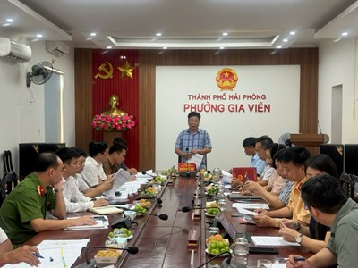 Thường trực HĐND thành phố giám sát chuyên đề "Thực trạng, giải pháp chống ùn tắc giao thông đường bộ khu vực phía Đông thành phố" trên địa bàn phường Gia Viên