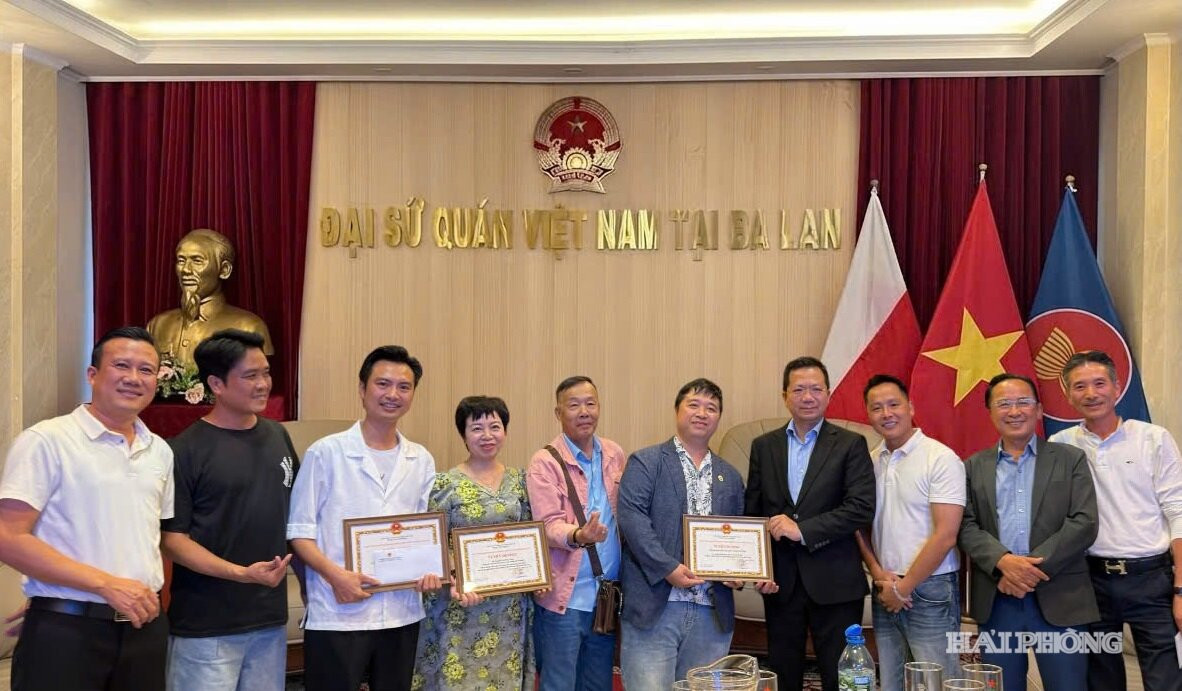 Lan tỏa nghệ thuật truyền thống Hải Phòng tại Ba Lan