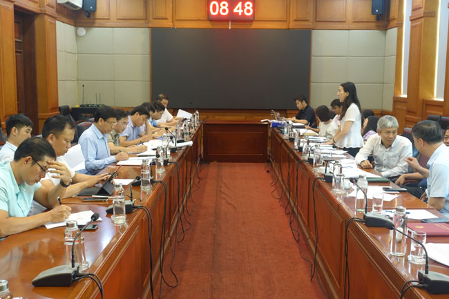 Ban Kinh tế - Ngân sách họp thẩm tra hồ sơ dự thảo nghị quyết trình Kỳ họp thứ 18 HĐND thành phố khóa XVI