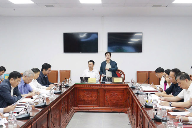 Ban Kinh tế - Ngân sách thẩm tra hồ sơ dự thảo Nghị quyết trình Kỳ họp thứ 30 (kỳ họp chuyên đề) HĐND thành phố khóa XVI