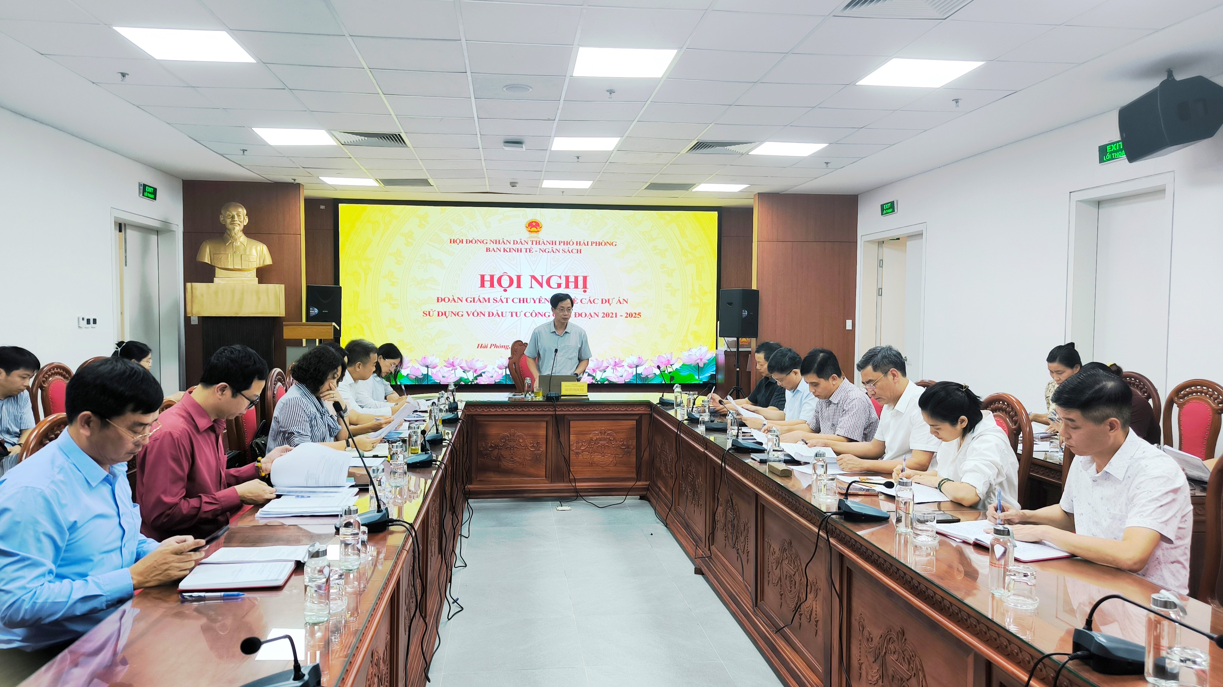 Đoàn giám sát chuyên đề của Ban Kinh tế - Ngân sách làm việc với Ban quản lý dự án đầu tư xây dựng công trình dân dụng và công nghiệp Hải Phòng về các dự án sử dụng vốn đầu tư công giai đoạn 2021 - 2025