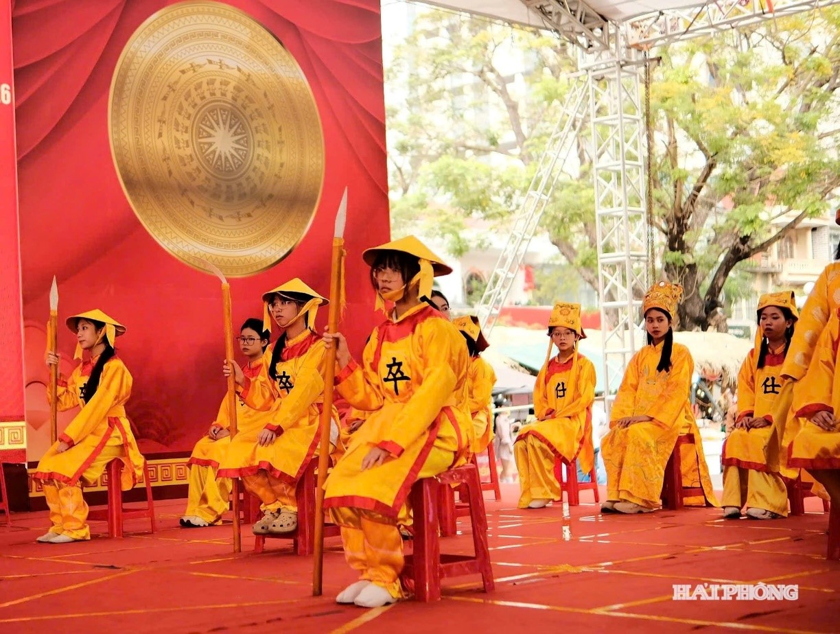 Lễ hội truyền thống Nữ tướng Lê Chân diễn ra sôi động với nhiều hoạt động truyền thống dân gian phong phú