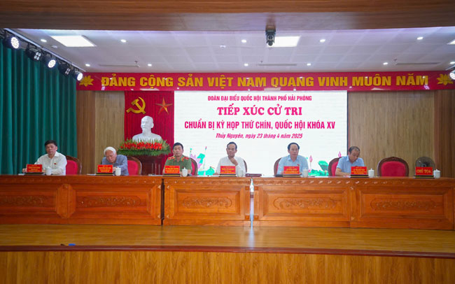 Đồng chí Trần Lưu Quang, Bí thư Trung ương Đảng, Trưởng Ban Chính sách, Chiến lược Trung ương tiếp xúc cử tri tại thành phố Thủy Nguyên