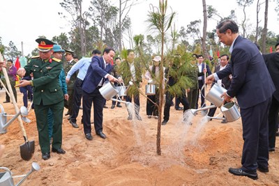 Đồng chí Bí thư Thành ủy Lê Tiến Châu dự Lễ phát động Tết trồng cây “Đời đời nhớ ơn Bác Hồ” tại Đồi 66, phường Đồ Sơn
