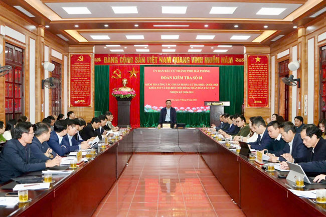 Đoàn kiểm tra số 1 Ủy ban Bầu cử thành phố kiểm tra công tác chuẩn bị bầu cử