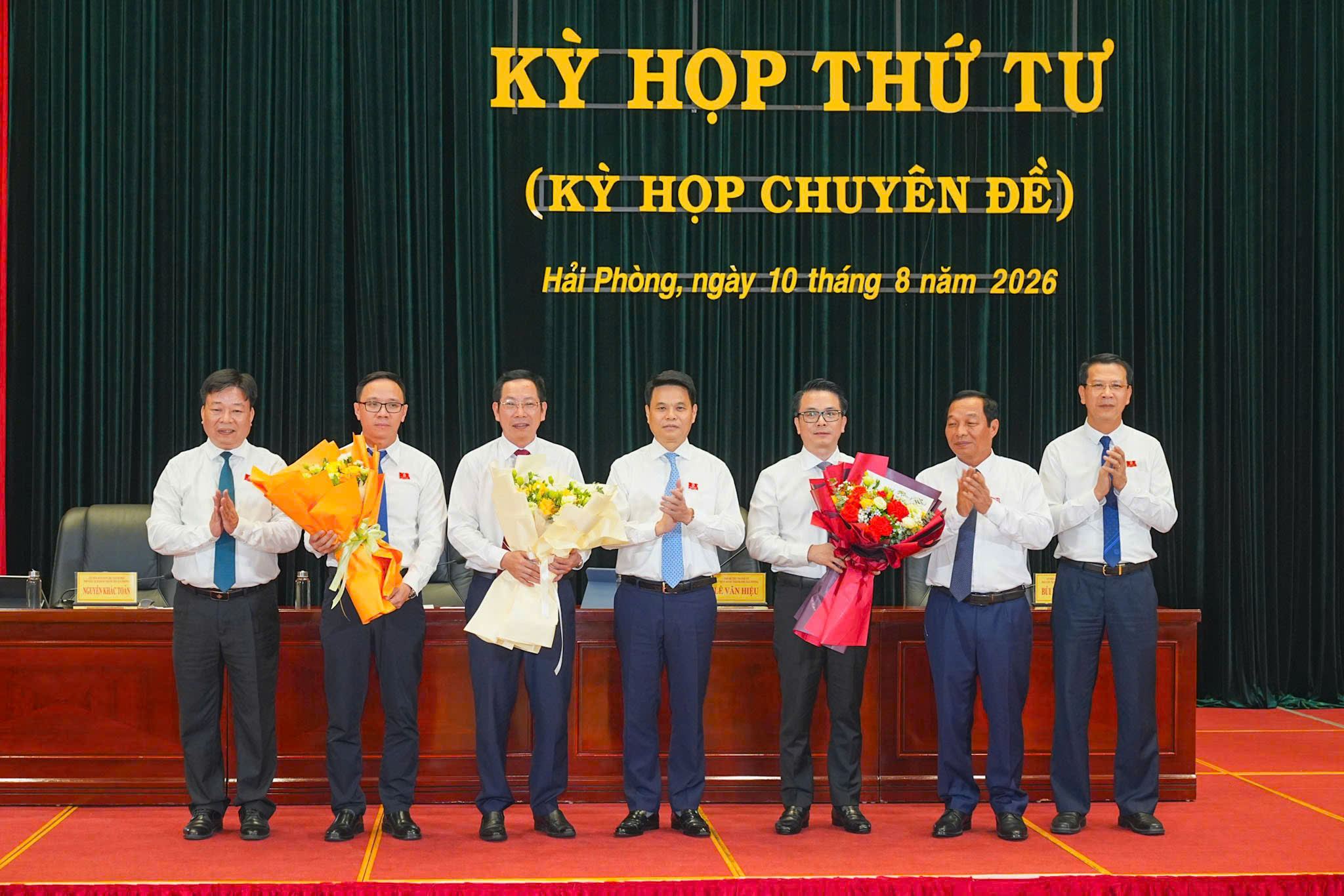 Kỳ họp thứ 4 (chuyên đề) HĐND thành phố khóa XVII: Kiện toàn công tác nhân sự HĐND và UBND thành phố