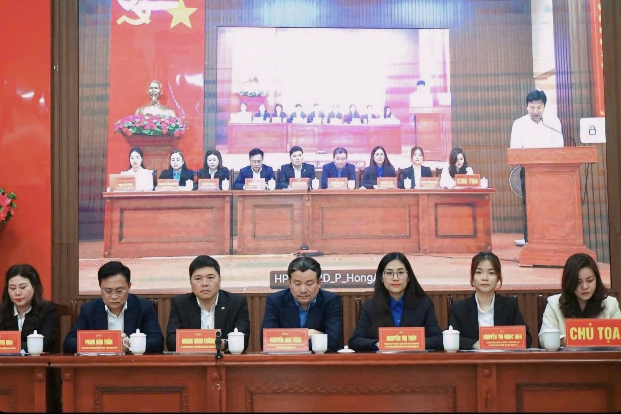 Các ứng cử viên đại biểu HĐND thành phố khóa XVII tiếp xúc cử tri tại Đơn vị bầu cử số 4