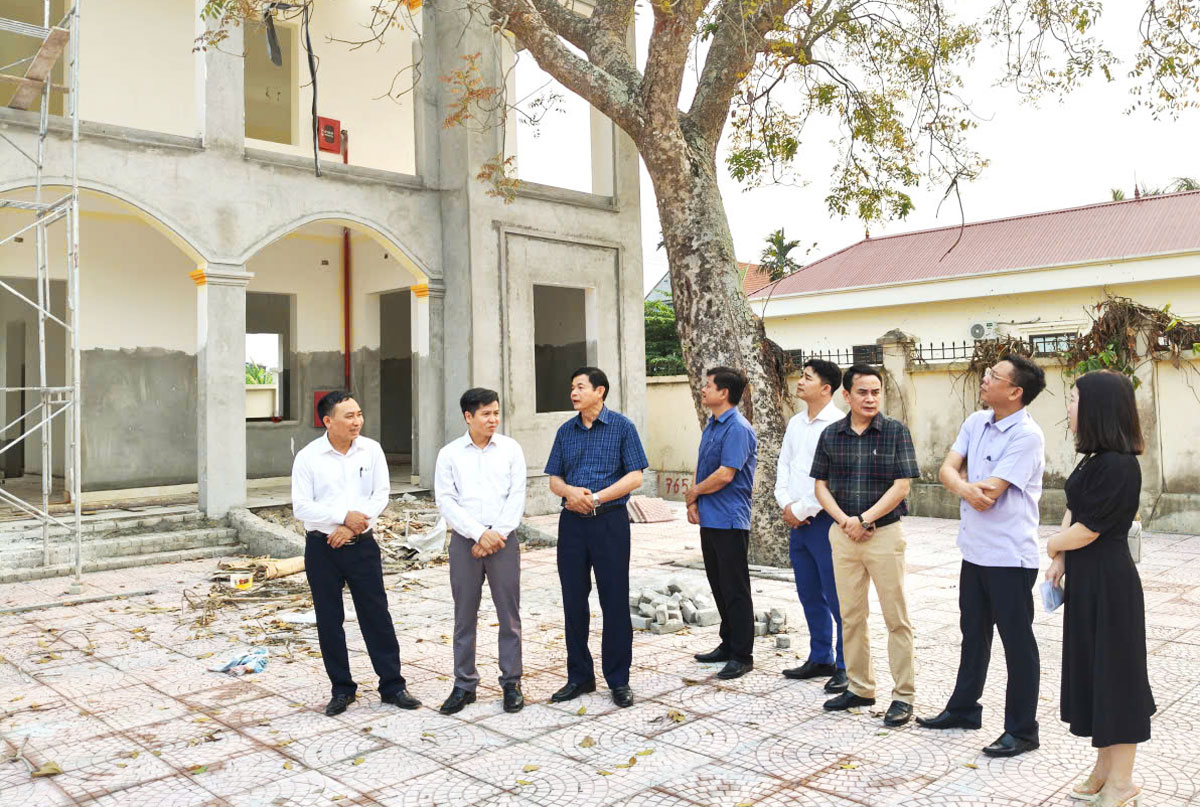 HĐND xã Tiên Lãng giám sát tiến độ thi công xây dựng các công trình dân dụng trong chương trình xây dựng nông thôn mới kiểu mẫu