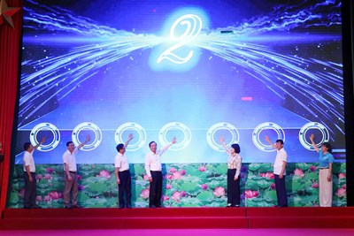 Chủ tịch HĐND thành phố Lê Văn Hiệu dự Lễ phát động phong trào “Toàn dân chung tay bảo vệ môi trường, vì một Hải Phòng xanh - sạch - đẹp” tại xã Gia Lộc