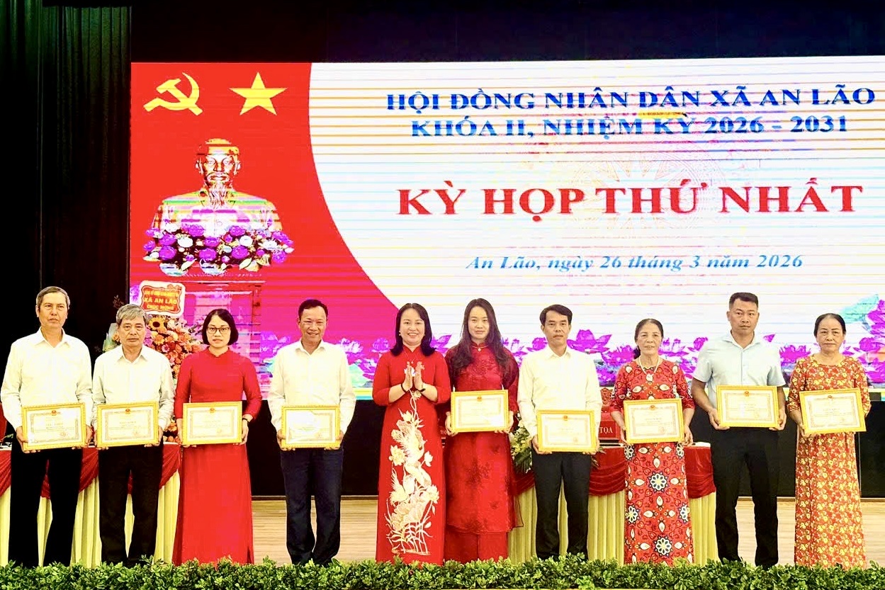 Kỳ họp thứ nhất HĐND xã An Lão khoá II bầu các chức danh chủ chốt HĐND và UBND xã