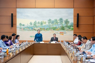 Đoàn đại biểu Quốc hội thành phố Hải Phòng thảo luận ở tổ