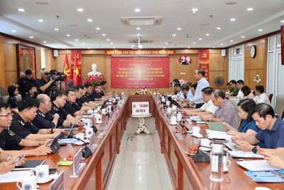 Đoàn đại biểu Quốc hội thành phố Hải Phòng khảo sát tại Chi cục Hải Quan khu vực III
